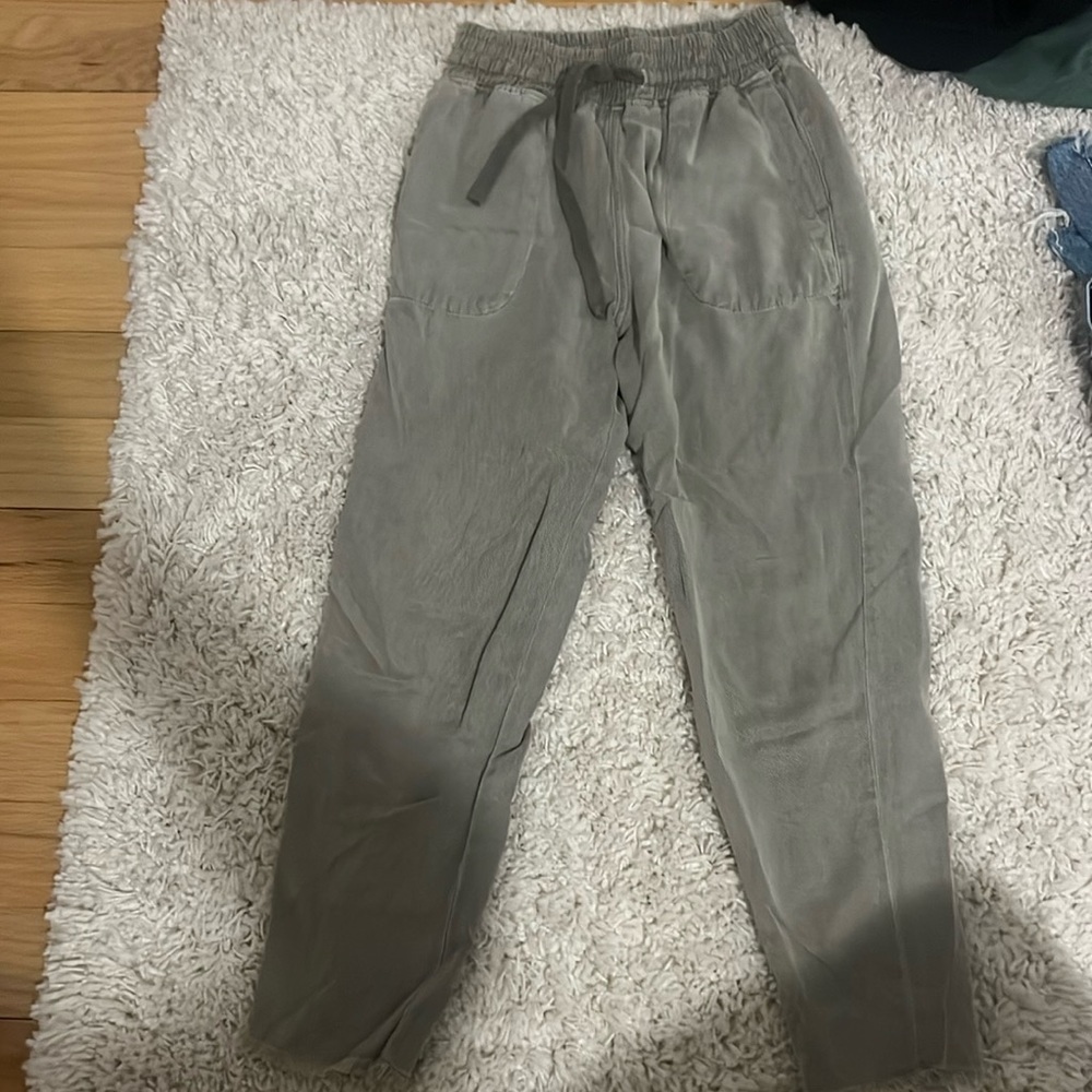 Green cargo pants